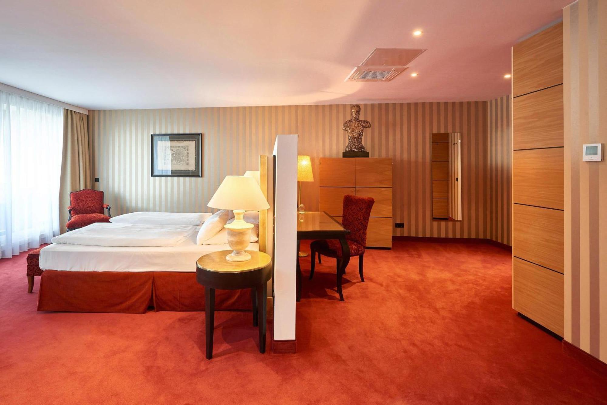 Suite Balcony Non-Smoking