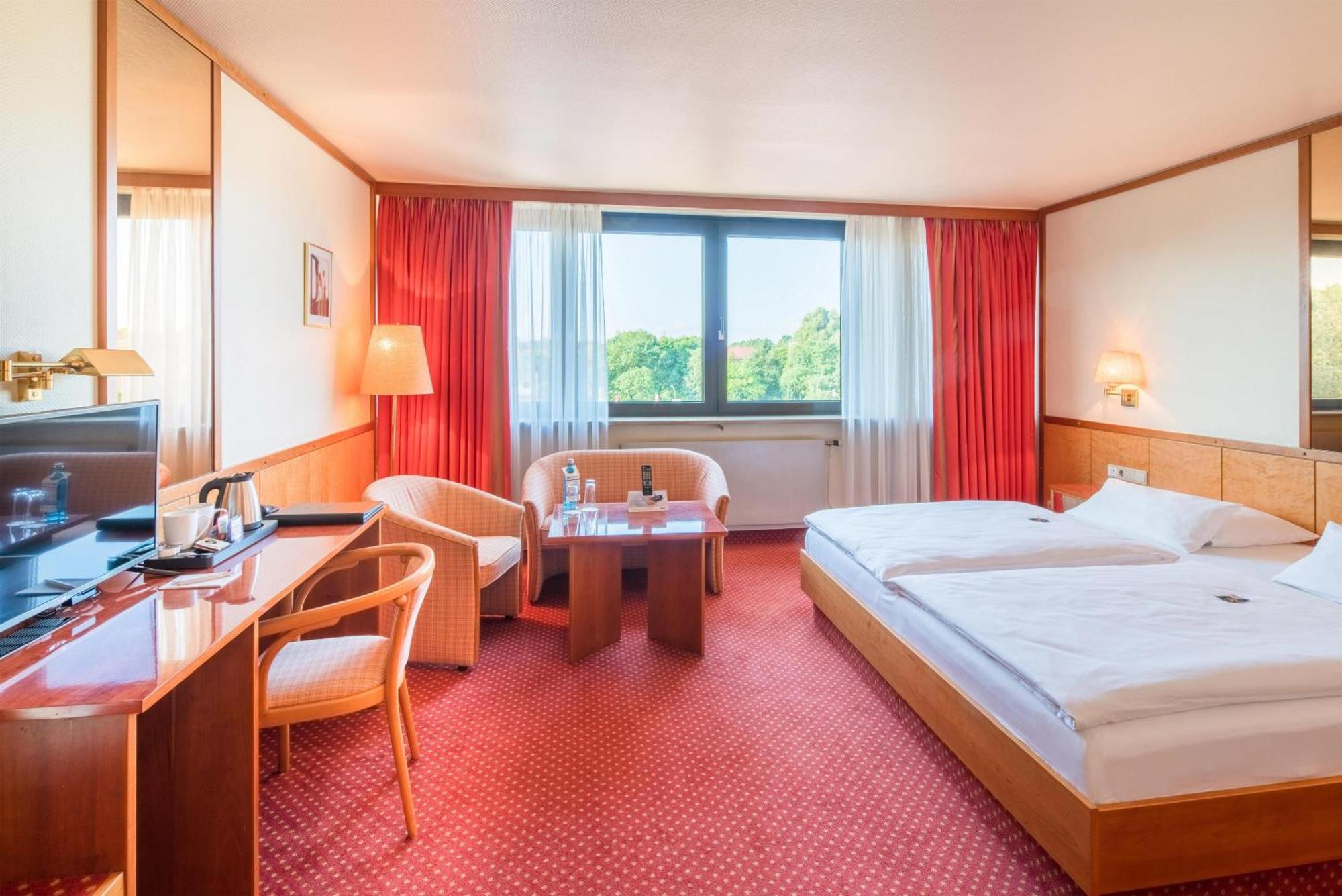 Superior Comfort King Room Non-Smoking